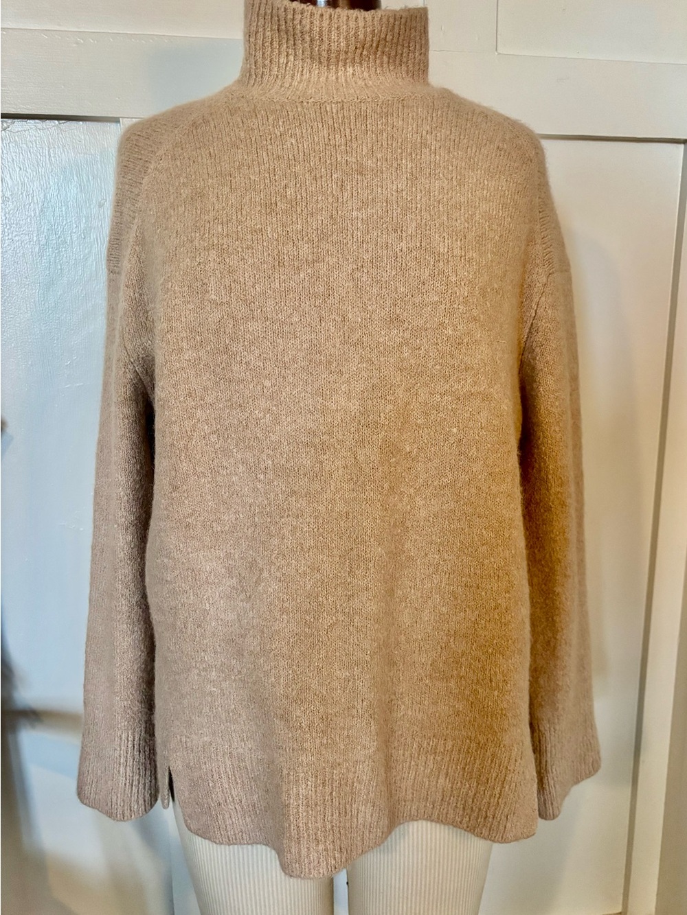 VINCE Double-Slit Alpaca Blend Mock Neck Sweater Camel
L $86